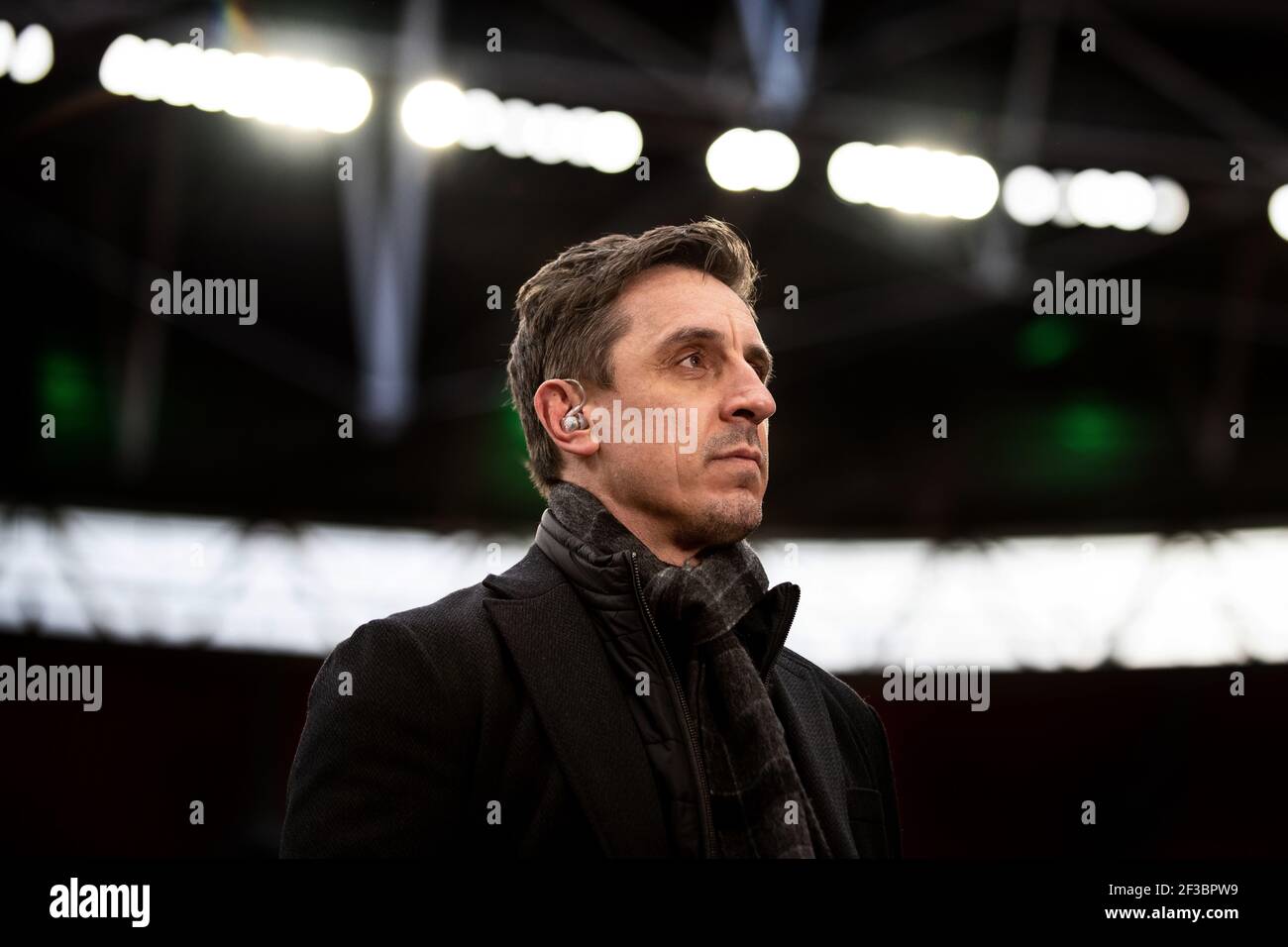 Gary Neville commentando per Sky Sports allo Stadio di Wembley Foto Stock