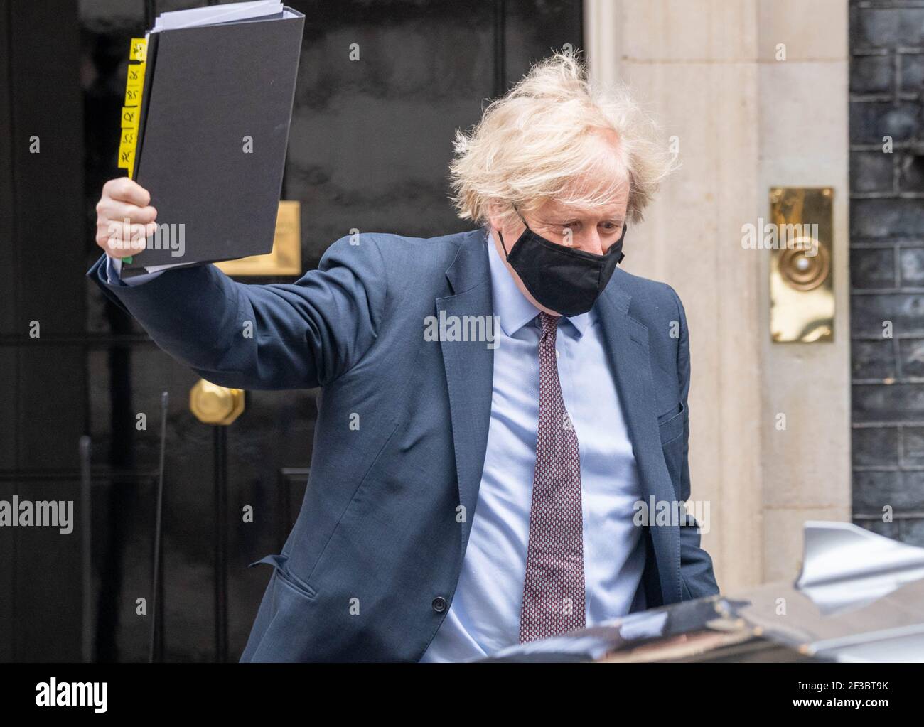 Londra, Regno Unito. 16 Marzo 2021. Boris Johnson, il primo Ministro MP lascia 10 Downing Street London Credit: Ian Davidson/Alamy Live News Foto Stock