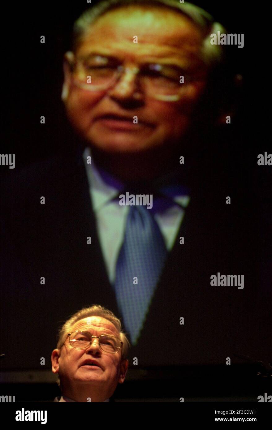 Eddy George parla alla Conferenza CBI, novembre 2000 a Birmingham Foto Stock