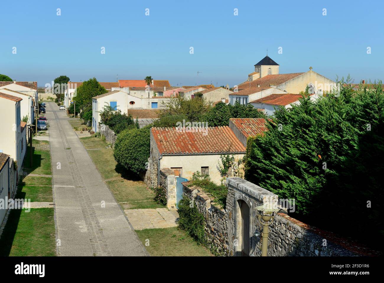 Brouage (Francia centro-occidentale): Case e strada principale della cittadella. Brouage ha ottenuto l'etichetta "Plus beaux Villages de France" (uno dei mos Foto Stock