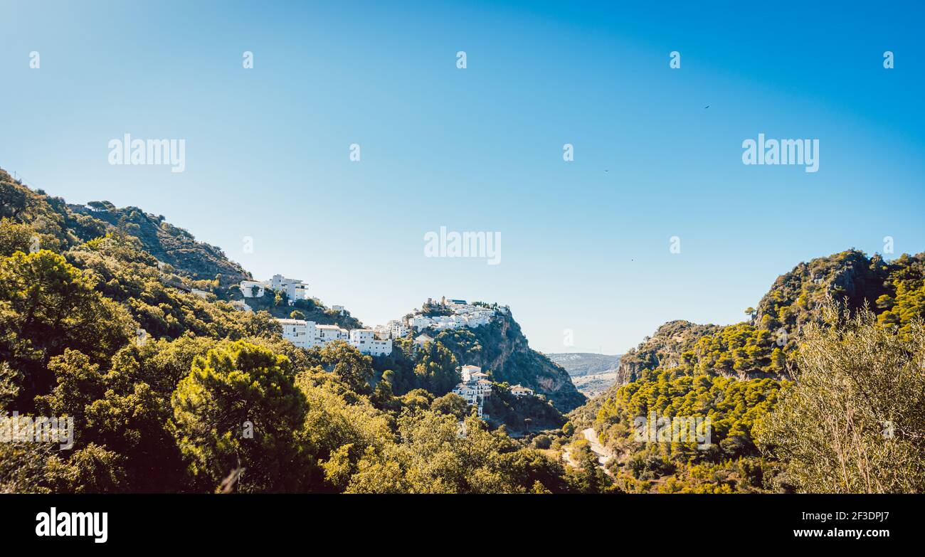 Vista sui villaggi bianchi dell'Andalusia, Spagna Foto Stock
