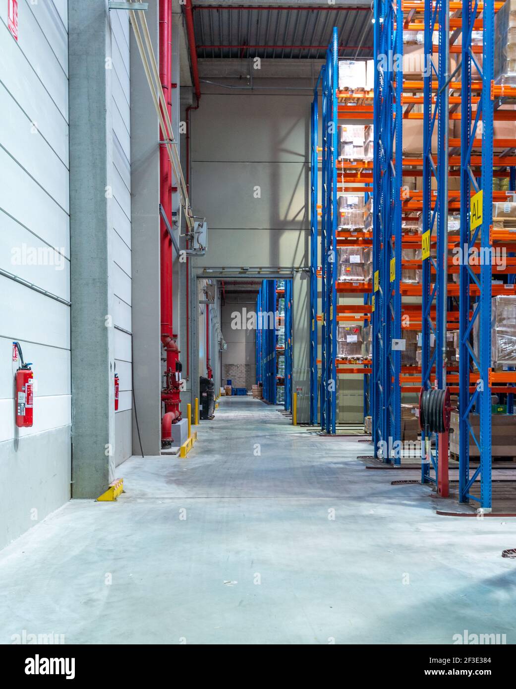 Bella vista aerea di un magazzino logistico / industriale Foto Stock