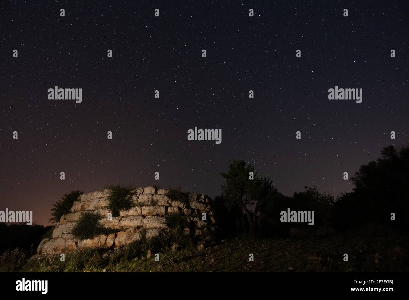 Magnifica fotografia del talayot ​​ (costruzione preromana) della Artá ​​area, a Maiorca, Isole Baleari, Spagna. Foto Stock