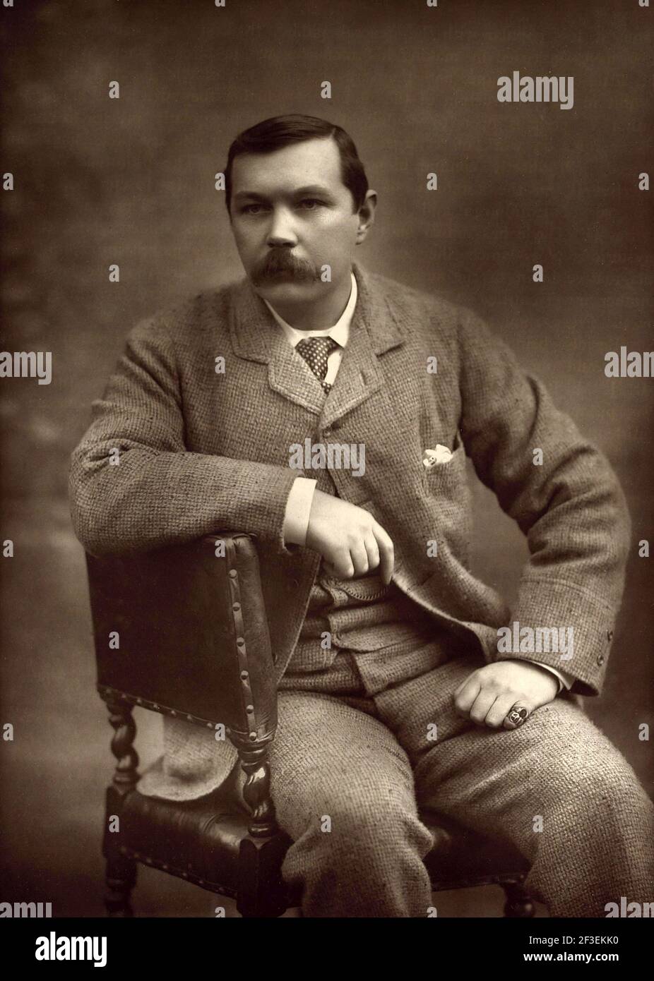 Ritratto di Sir Arthur Conan Doyl (1859-1930), 1893. Collezione privata. Foto Stock