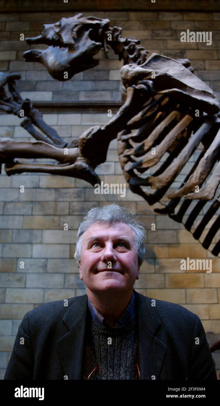 PROFESSORE RICHARD FORTEY AL MUSEO DI STORIA NAZIONALE.27/1/04 PILSTON Foto Stock