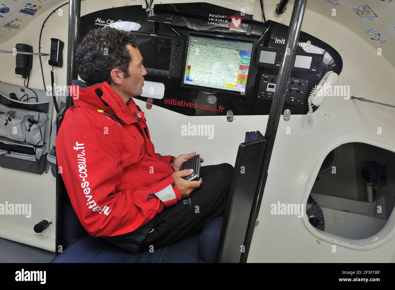 VELA - PRIMA DI VENDEE GLOBE 2012-2013 - LORIENT (FRA) - 25/08/2012 - FOTO FRANCOIS VAN MALLEGHEM / DPPI - VISTA A BORDO - INIZIATIVE COEUR - MECENAT CHIRURGIE CARDIAQUE / SKIPPER TANGUY DE LAMOTTE (FRA) Foto Stock