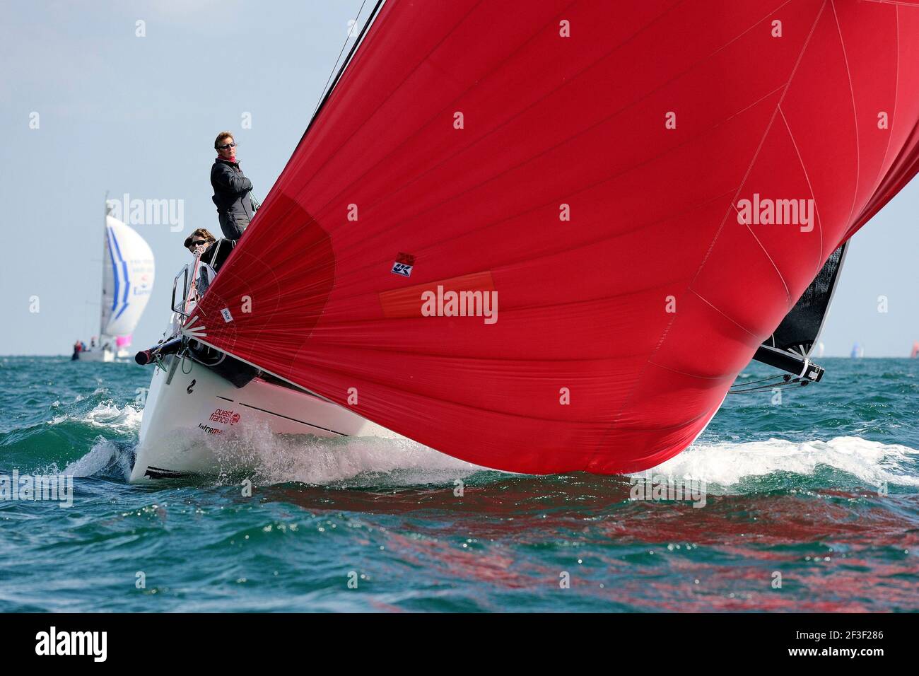 IRC None , skipper N. Cash durante l'SPI Ouest France Intermarche 2014 a la Trinite sur Mer, Baie de Quiberon, Francia occidentale, il 18 aprile 2014 - Foto Francois Van Melleghem / DPPI Foto Stock