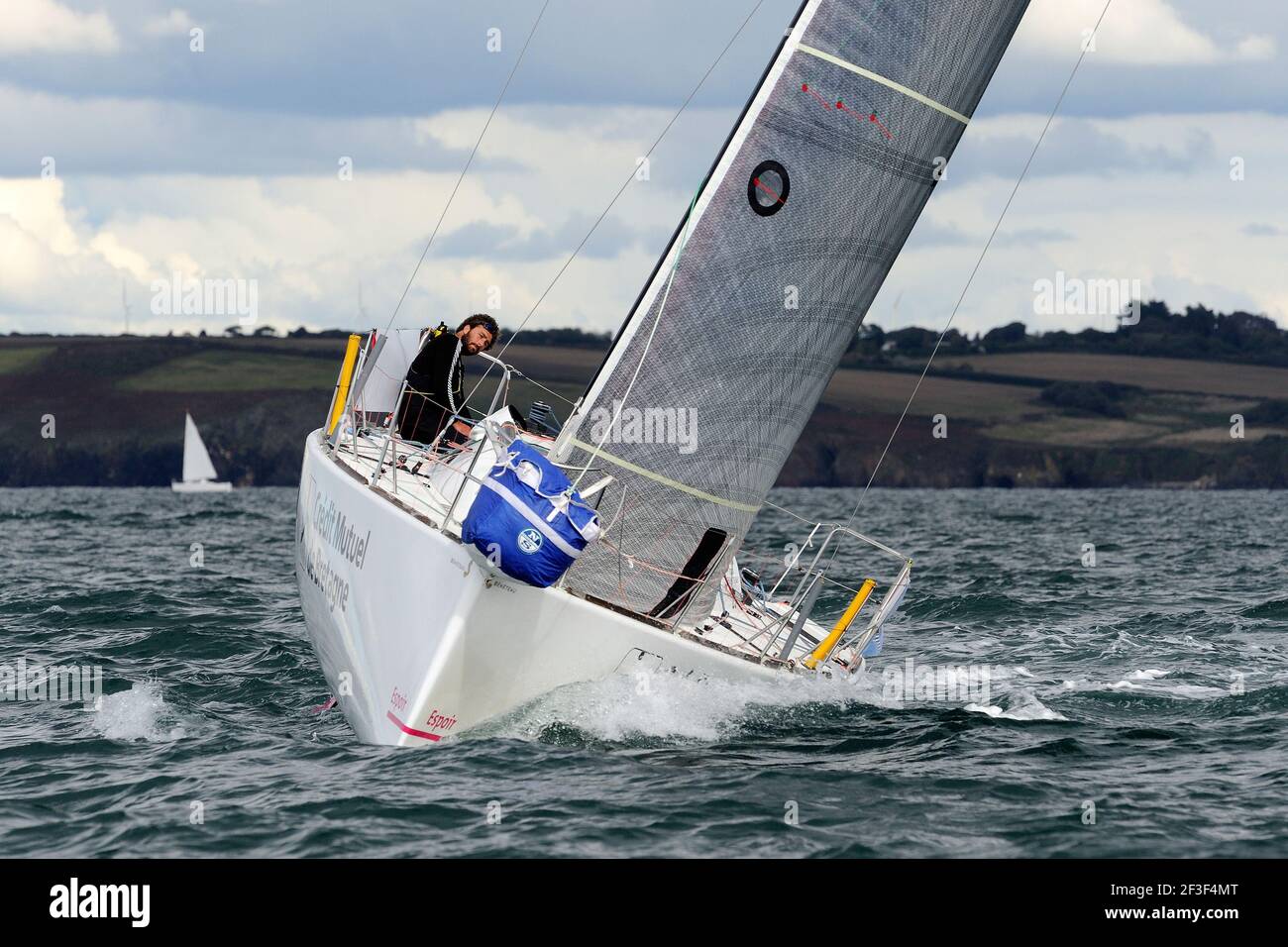 Pierre Rhimbault (Bretagne CMB Espoir) durante l'inizio del Douarnenez Fastnet solo 2017 il 17 settembre 2017 a Douarnenez, Francia - Foto Francois Van Melleghem / DPPI Foto Stock