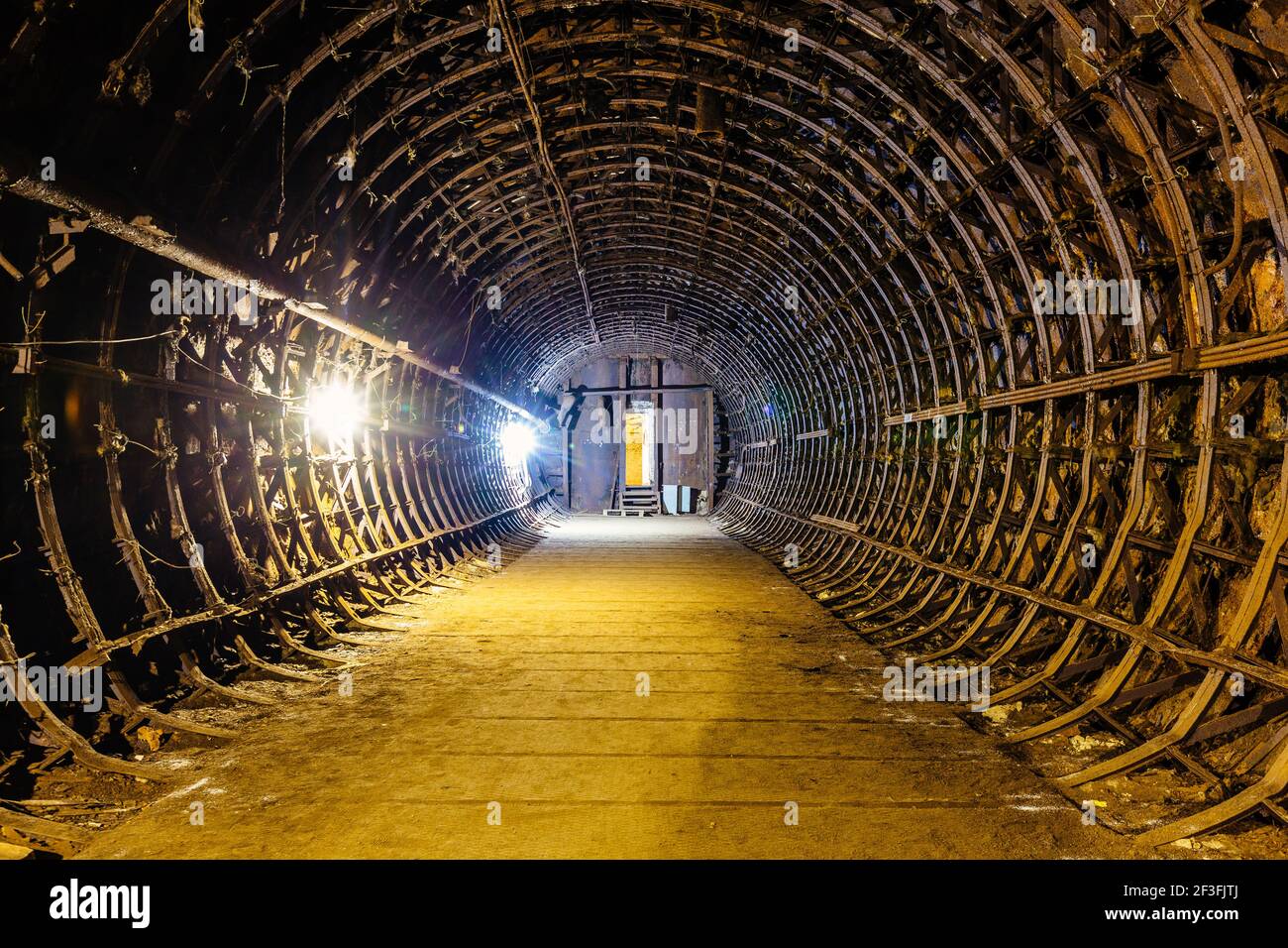 Costruzione sotterranea. Costruzione di bunker o metropolitana Foto stock -  Alamy