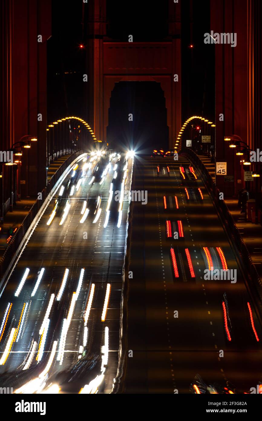 Il Golden Gate Bridge di San Francisco di notte Foto Stock