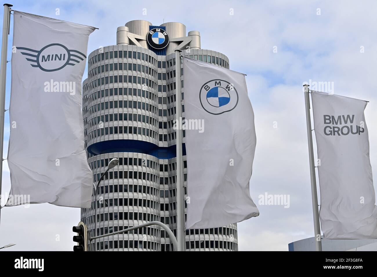 Monaco, Germania. 16 Marzo 2021. La sede del Gruppo BMW nella capitale bavarese. La società presenta la sua relazione annuale il 17.3.2021. Credit: Peter Kneffel/dpa/Alamy Live News Foto Stock