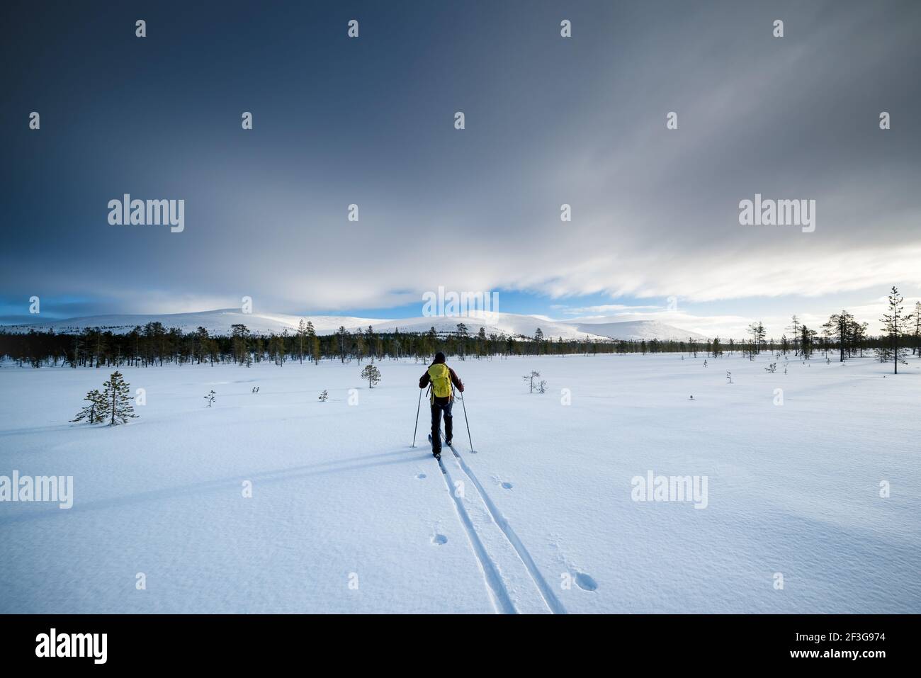 Salendo il Sokosti cadde, il Parco Nazionale Urho Kekkonen, Sodankylä, Lapponia, Finlandia Foto Stock