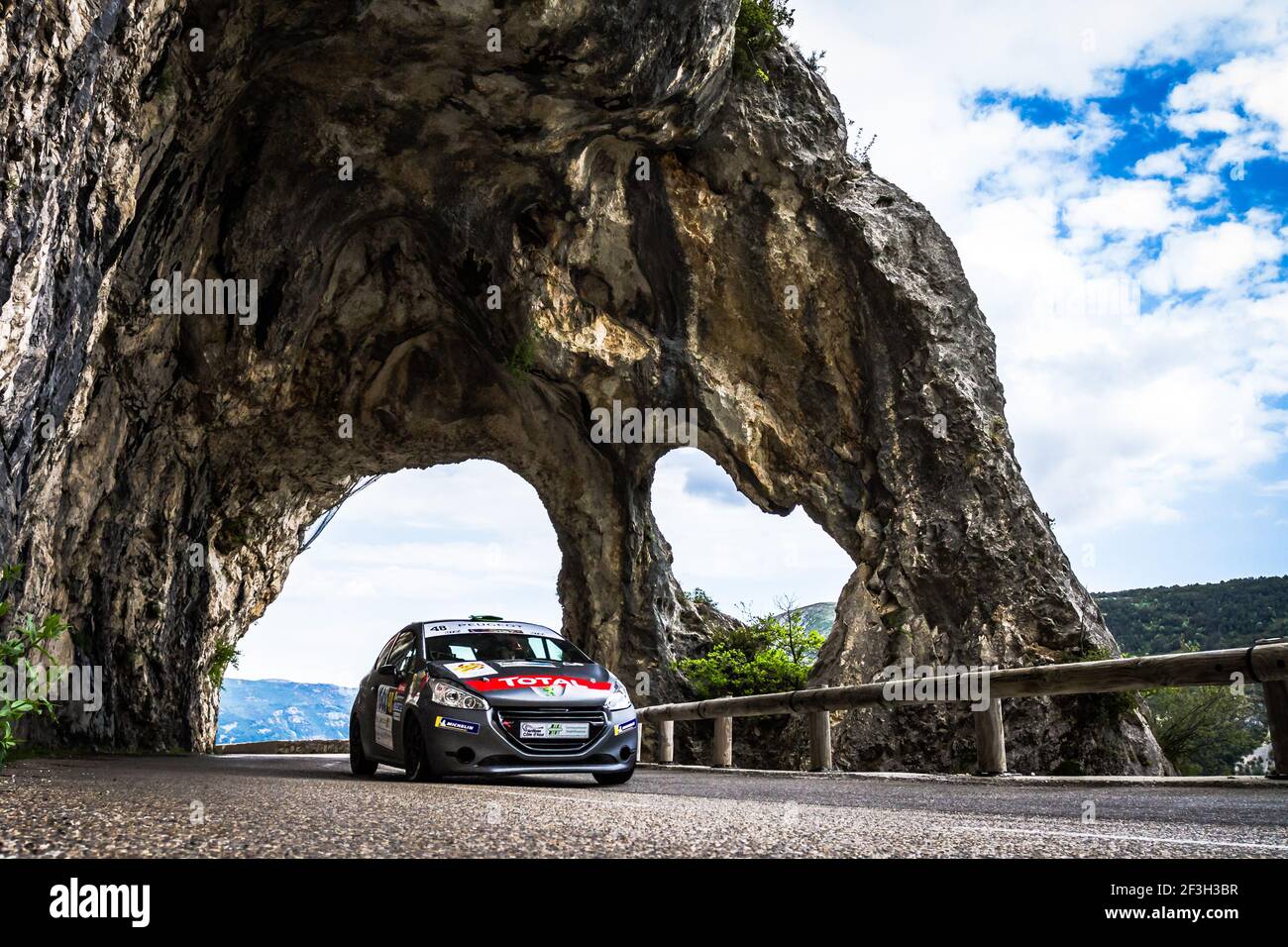 48 MAISANO Brandon et PEBEYRE Pierre, Peugeot 208 VTI R2, azione durante il campionato di rally francese 2018, rallye d'Antibes Cote D'Azur dal 18 al 20 maggio ad Antibes, Francia - Foto Thomas Fenetre / DPPI Foto Stock