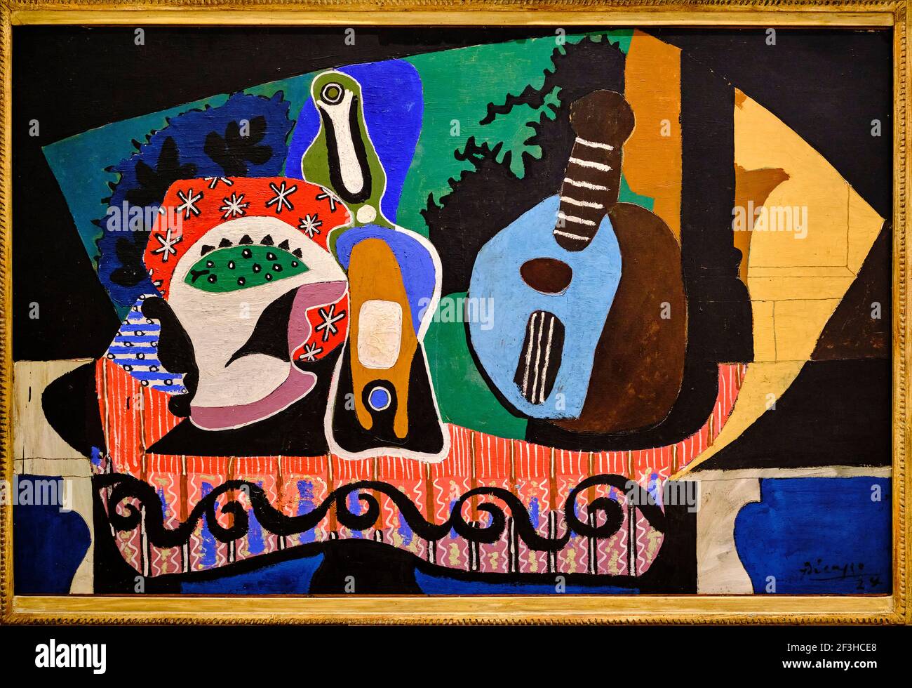 Repubblica d'Irlanda; Dublino, National Gallery of Ireland, Pablo Picasso, Still Life with a Mandolin, 1924 Foto Stock