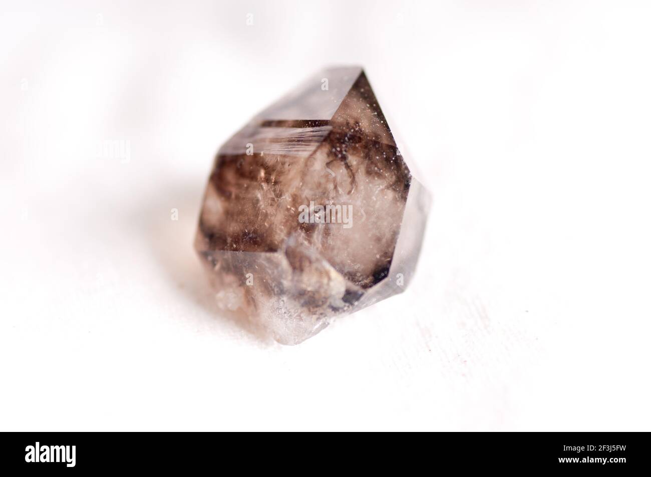 Quarzo fumè cristallo campione minerale utilizzato per la gioielleria o di fabbricazione Foto Stock