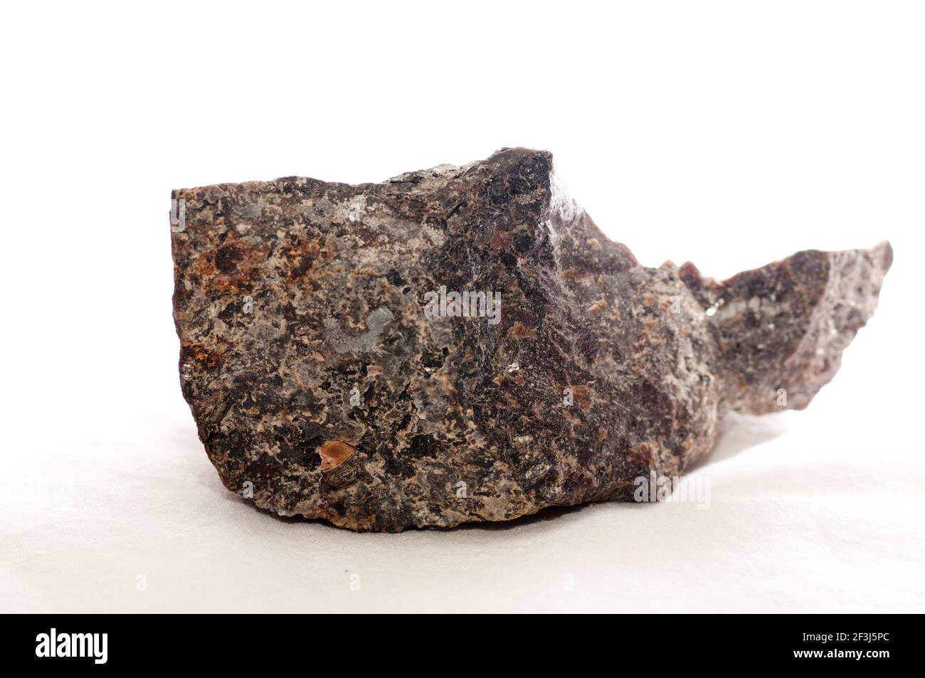 Cristallo britholite campione, un raro minerale di messa a terra Foto Stock