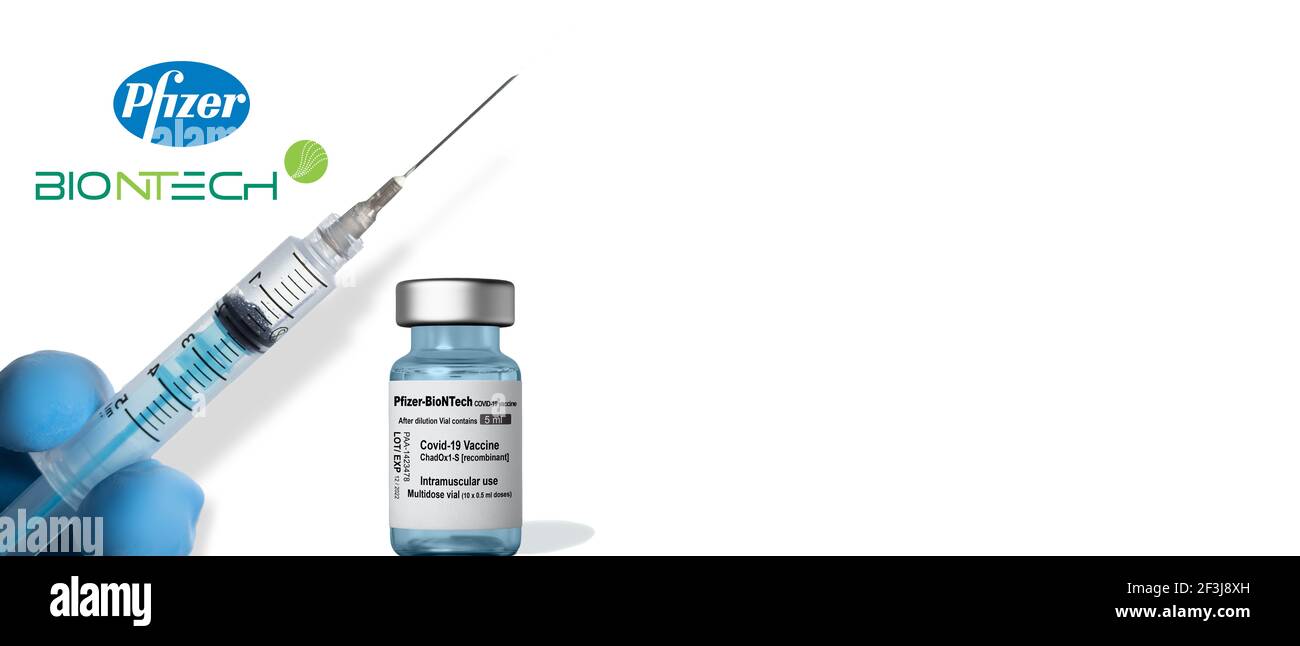 Marsiglia, Francia - 16 marzo 2021: Vaccino Pfizer e Biontech COVID-19 - vaccino Coronavirus Covid-19 su fiala - disegno di striscioni con spazio di copia Foto Stock