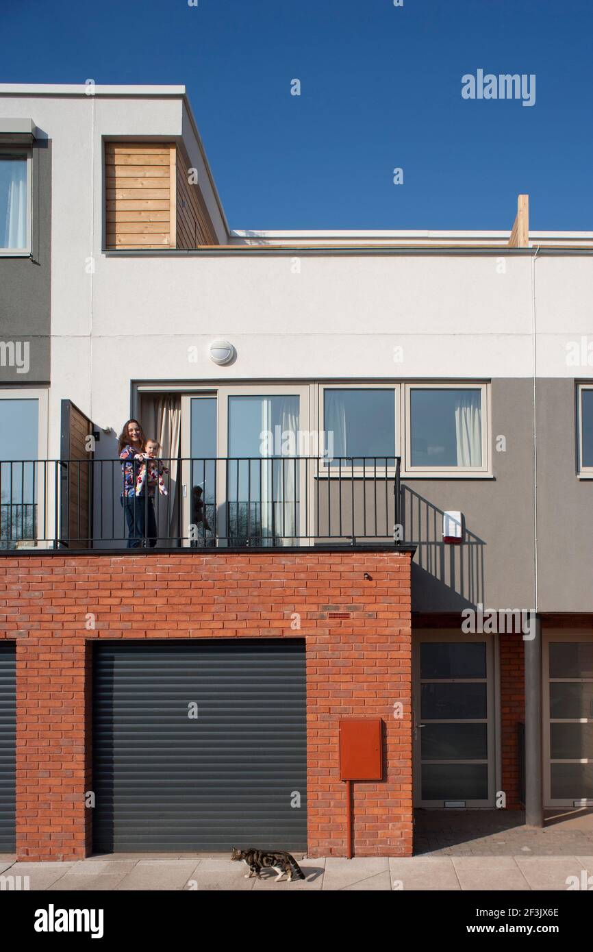 Proprietario a Green Street Housing- questo scatto è il modello rilasciato per l'uso editoriale | architetto: Marsh & Grochowski Architects | progettista: Sviluppatore- BLUEPRI Foto Stock