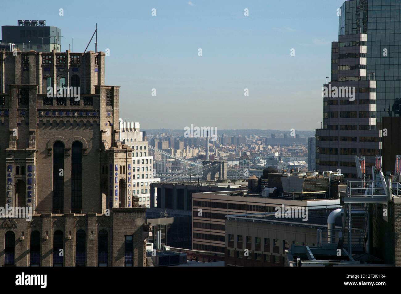 Vista da Manhattan verso il ponte di Brooklyn, New York Foto Stock