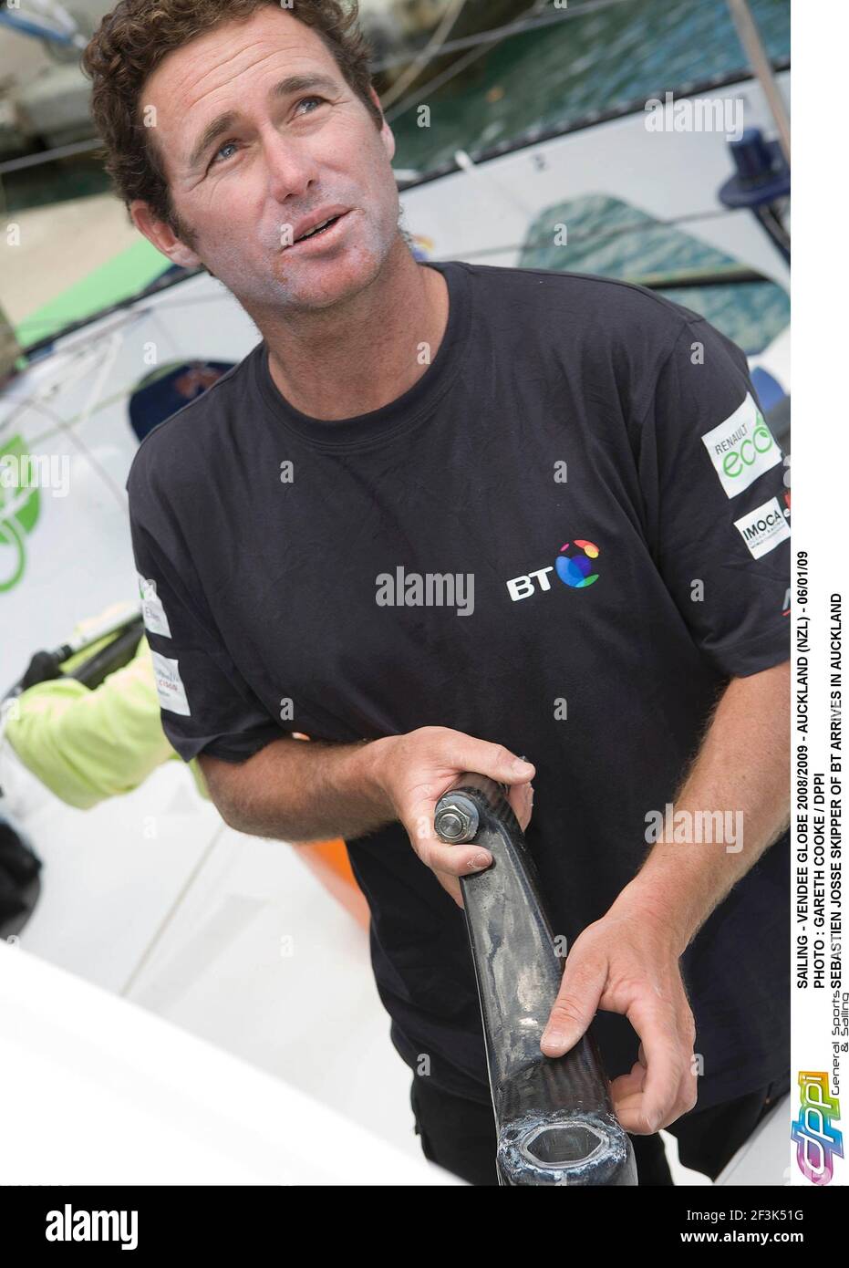 VELA - VENDEE GLOBE 2008/2009 - AUCKLAND (NZL) - 06/01/09 FOTO : GARETH COOKE / DPPI SEBASTIEN JOSSE SKIPPER DI BT ARRIVA AD AUCKLAND Foto Stock