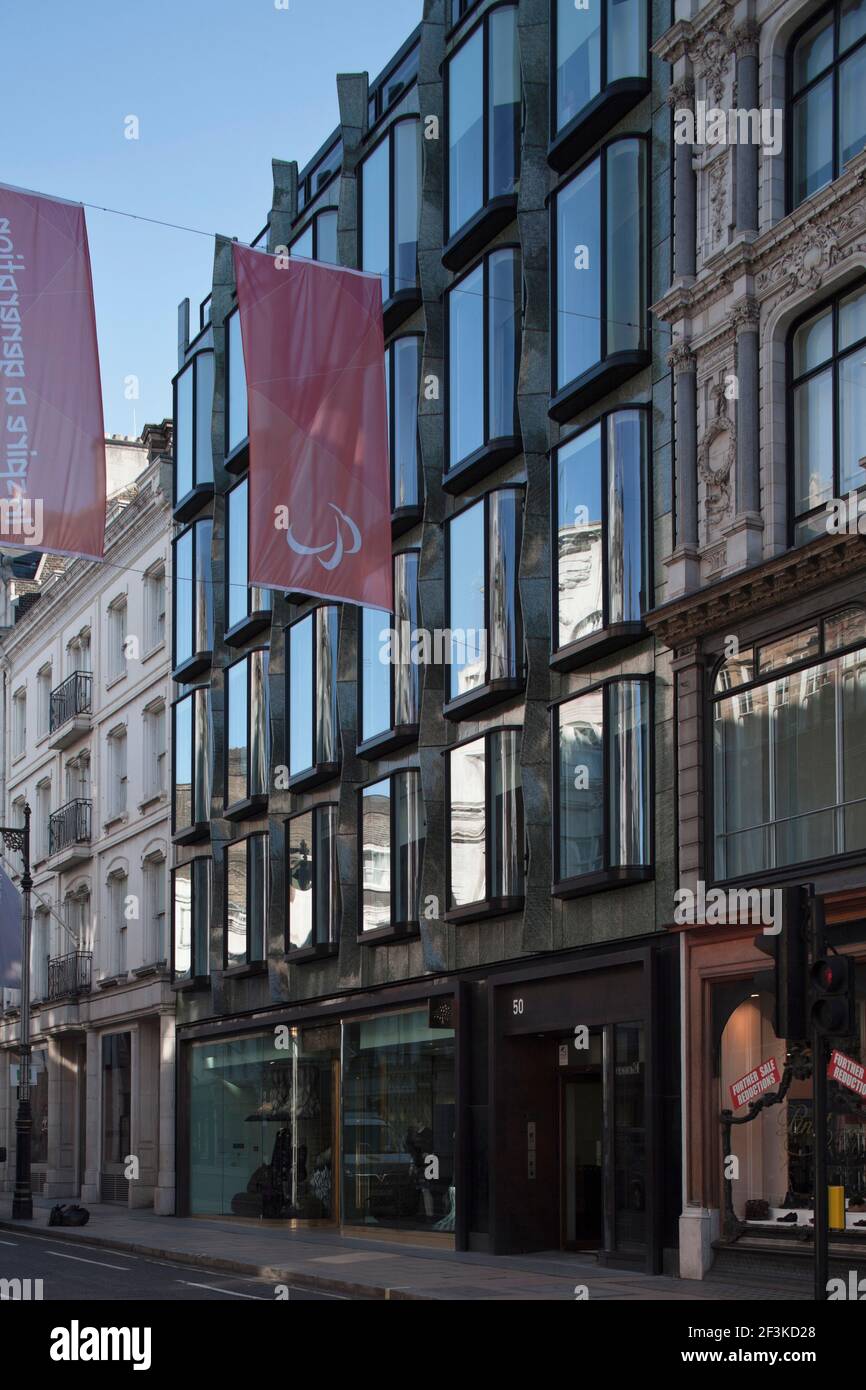 Eric Parry Architects | Scottish Widows Investment Partnership & Kleinwort Benson | 50 New Bond Street & 14 St George Street, Londra | New Bond Stre Foto Stock