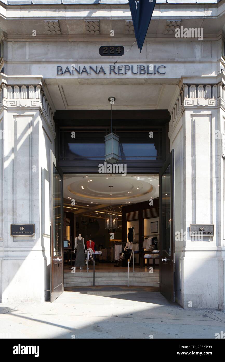 Ingresso principale di Banana Republic su Regent Street | | Designer: Unknown Foto Stock