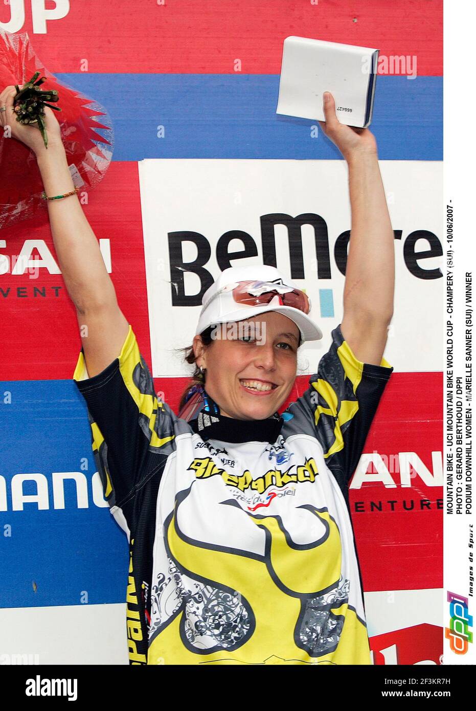 MOUNTAIN BIKE - UCI MOUNTAIN BIKE WORLD CUP - CHAMPERY (SUI) - 10/06/2007 - PHOTO : GERARD BERTHOUD / DPPI PODIO DISCESA DONNE - MARIELLE SANNER (SUI) / VINCITORE Foto Stock