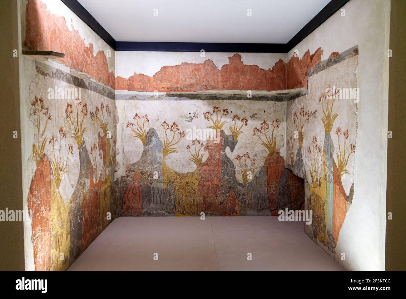 Affresco primaverile. Questo è l'unico affresco di Akrotiri, (Santorini Grecia), che è stato trovato intatto, sul posto, che si estende su tre pareti della stessa stanza. Foto Stock