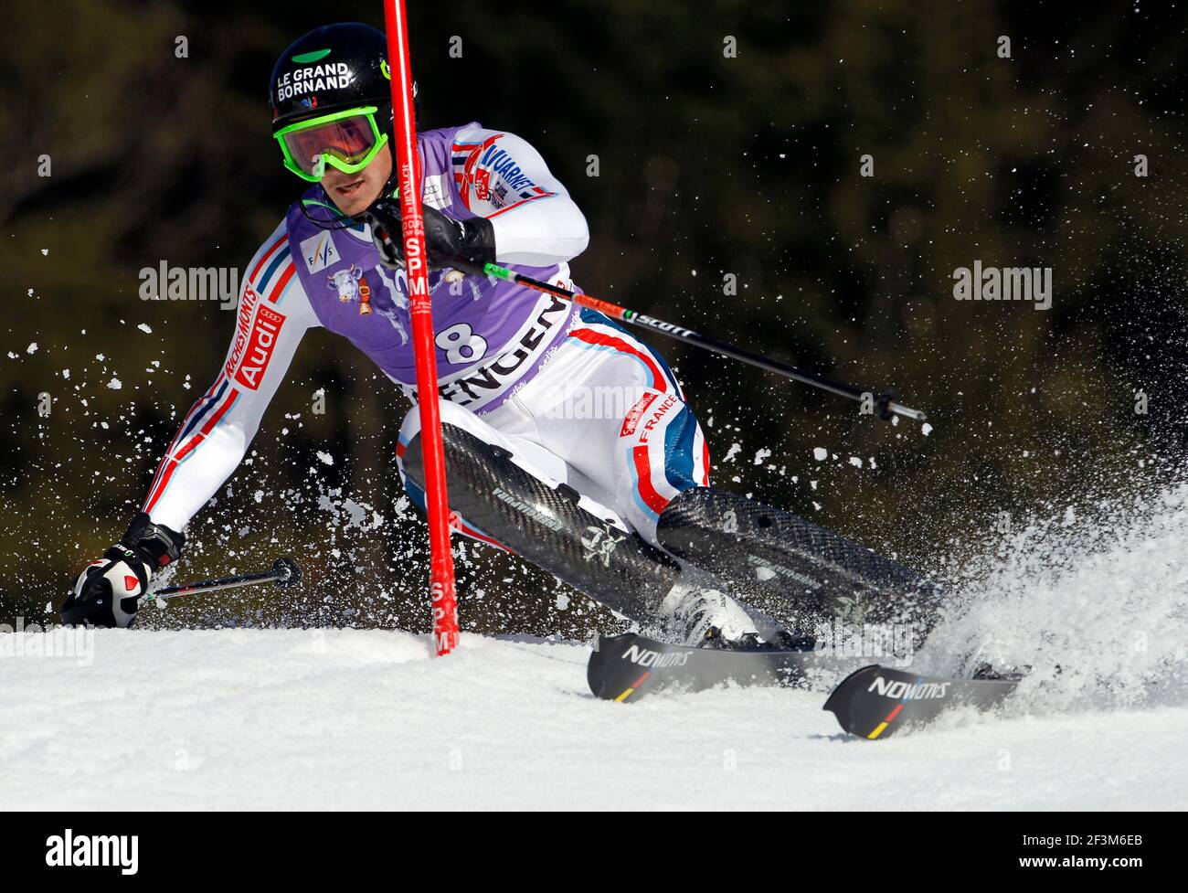 SCI ALPINO - COPPA DEL MONDO 2010/2011 - WENGEN (SUI) - 16/01/2011 - FOTO : GERARD BERTHOUD / DPPI - SLALOM MASCHILE - STEVE MISSILIER (FRA) Foto Stock SCI ALPINO - COPPA DEL MONDO 2010/2011 - WENGEN (SUI) - 16/01/2011 - FOTO : GERARD BERTHOUD / DPPI - SLALOM MASCHILE - STEVE MISSILIER (FRA) Foto Stock