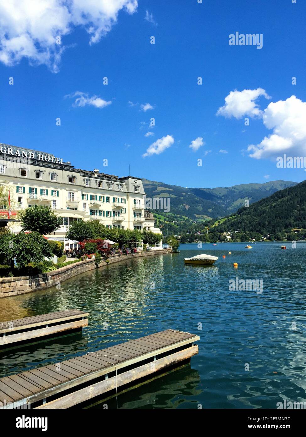 Grand Hotel sulla costa del lago a Zell Am See in Austria 16.8.2016 Foto Stock