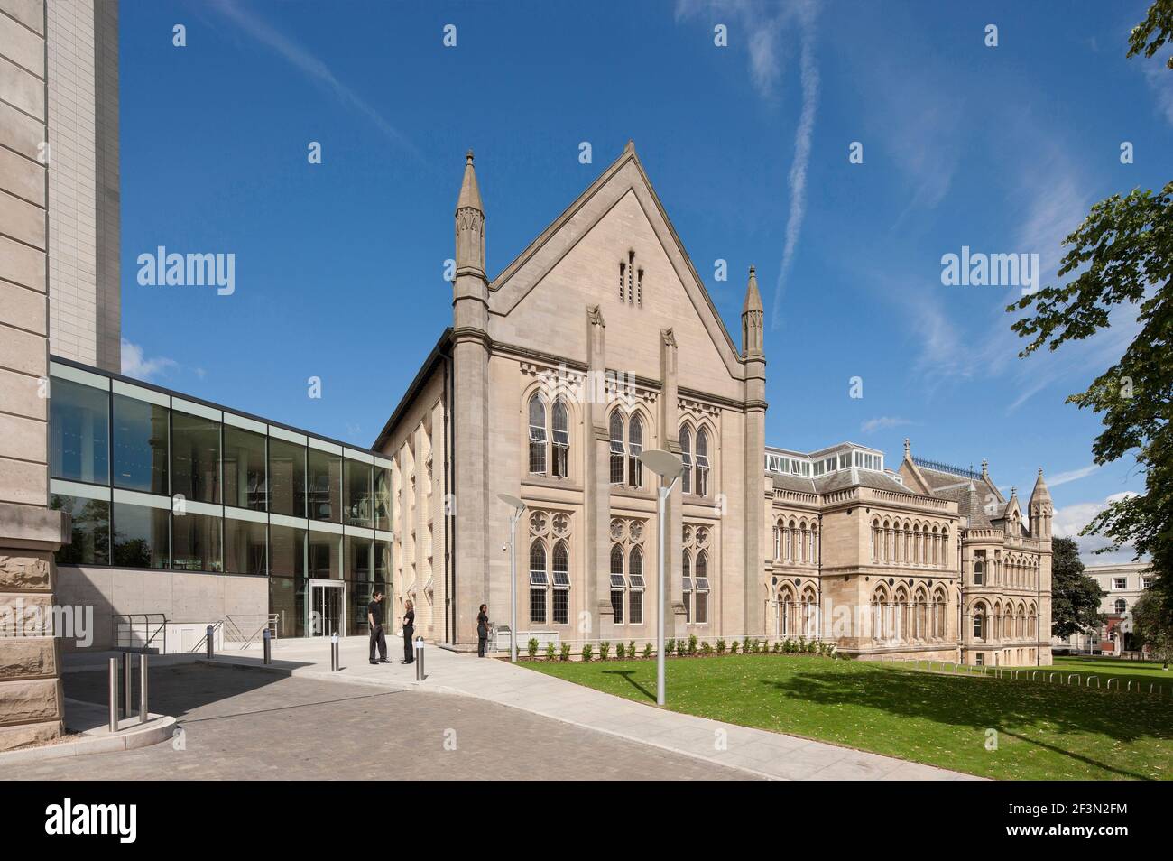 Collegamento vetrato tra il Newton Building e gli edifici di Arkwright Foto Stock