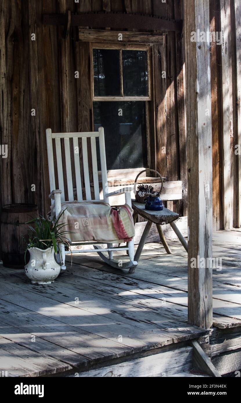 Sedia dondolante sul portico del Florida Agricultural Museum Foto Stock