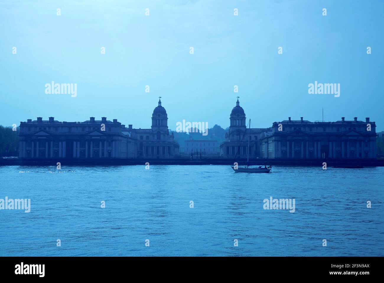 L'Old Royal Naval College è il capolavoro barocco di Sir Christopher Wren sulle rive del Tamigi a Londra. Foto Stock