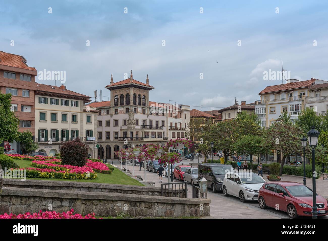 Edifici storici nel centro di Guernica, Paesi Baschi, Spagna Foto Stock