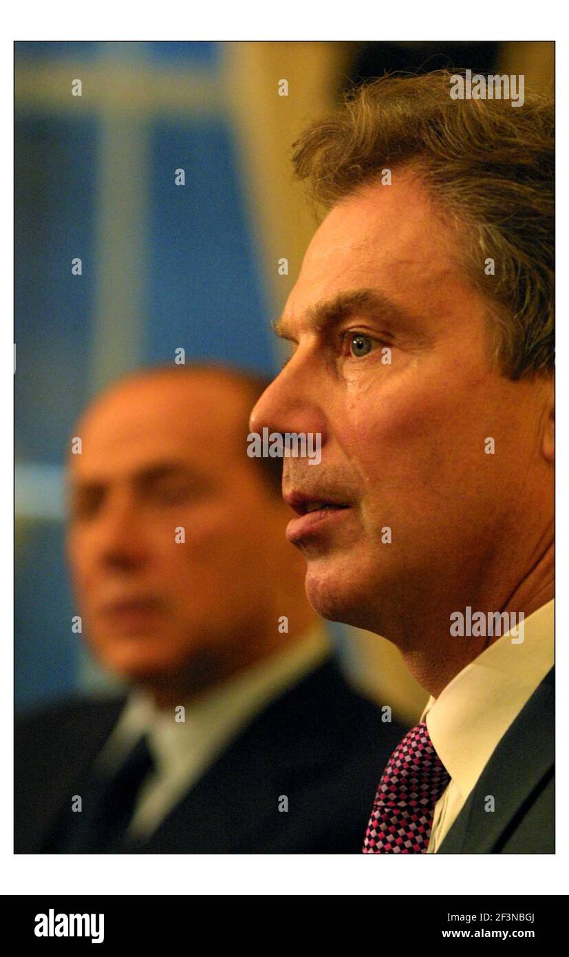 Silvio Berlusconi e Tony Blair a Downing Street oggi Foto Stock