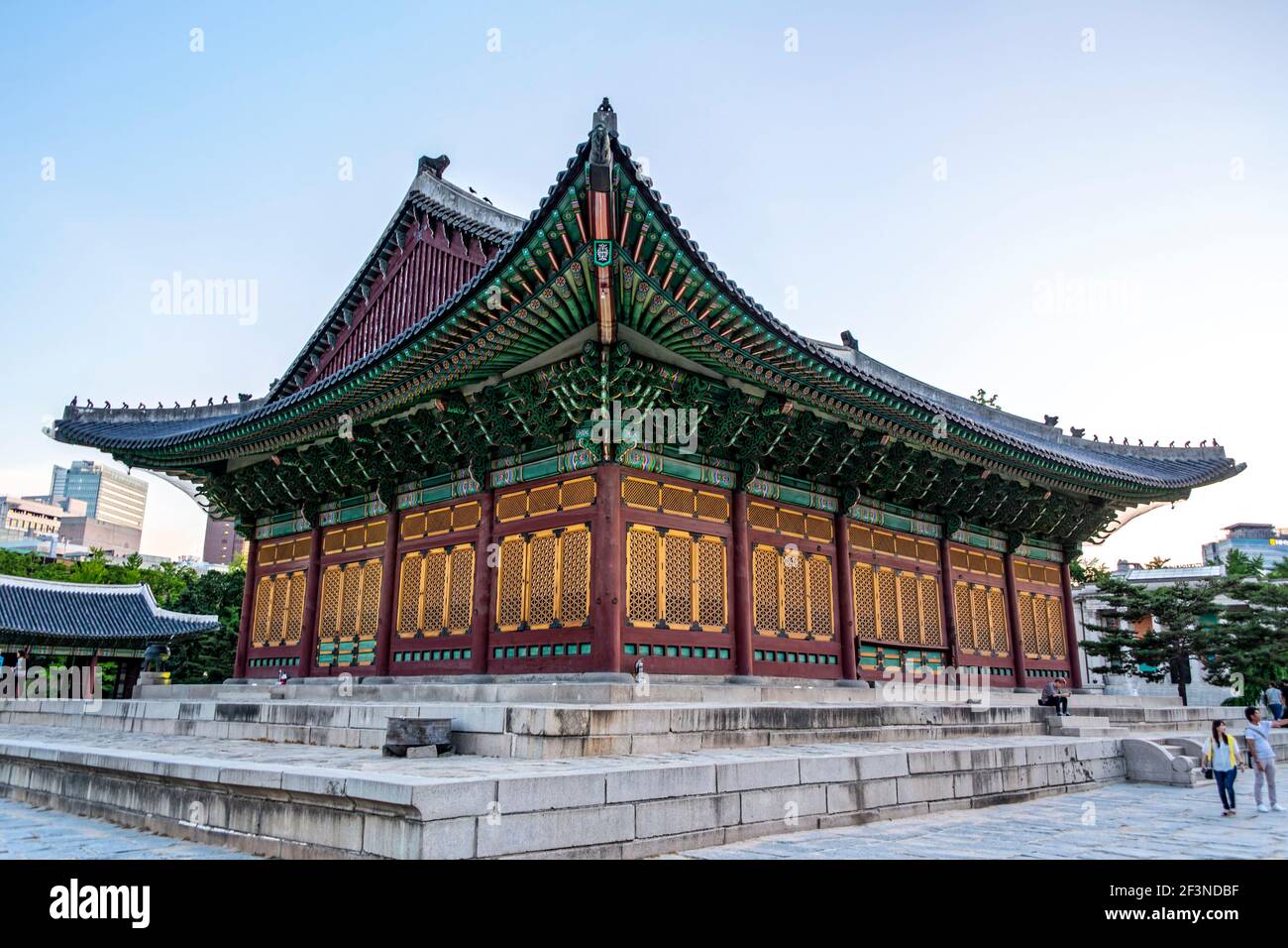 Seoul, Corea del Sud. 30 maggio 2017. Il Palazzo Deoksugung o Palazzo della longevità virtuosa è un palazzo reale nel Regno di Joseon, situato a Seoul Foto Stock