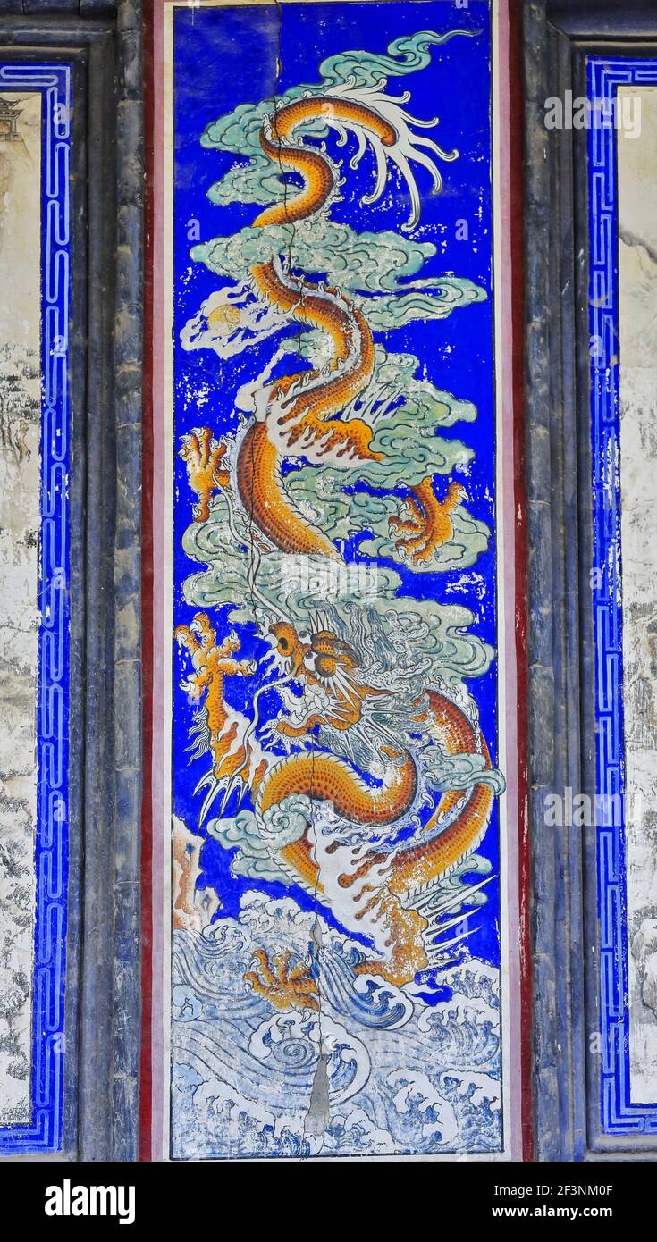 Lungo o serpente drago cinese parete esterna DafoSi-Grande Buddha tempio. Zhangye-Gansu-Cina-1244 Foto Stock