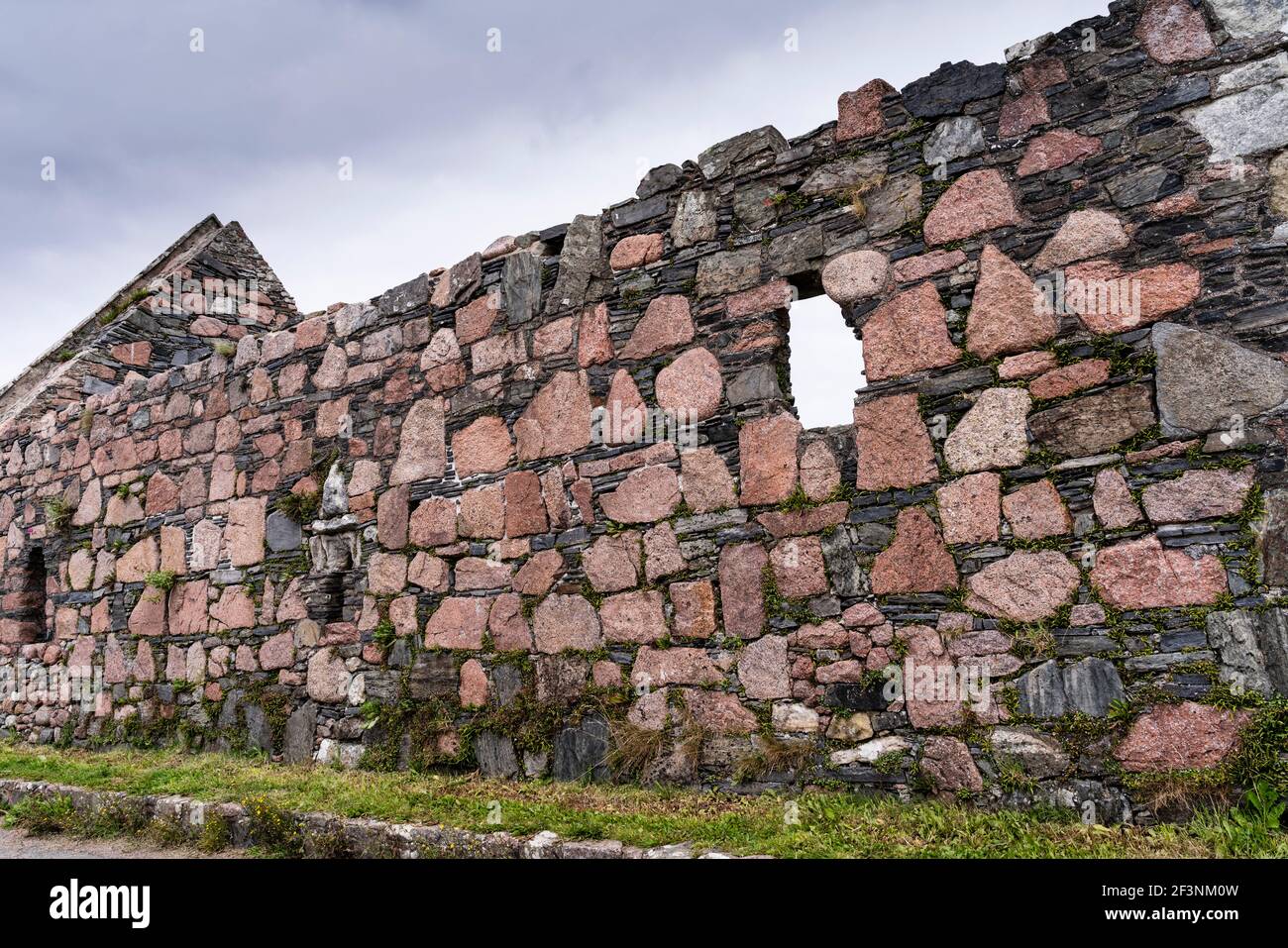 Muri in pietra del Nunnery di Iona, Baile Mor, Iona Foto Stock