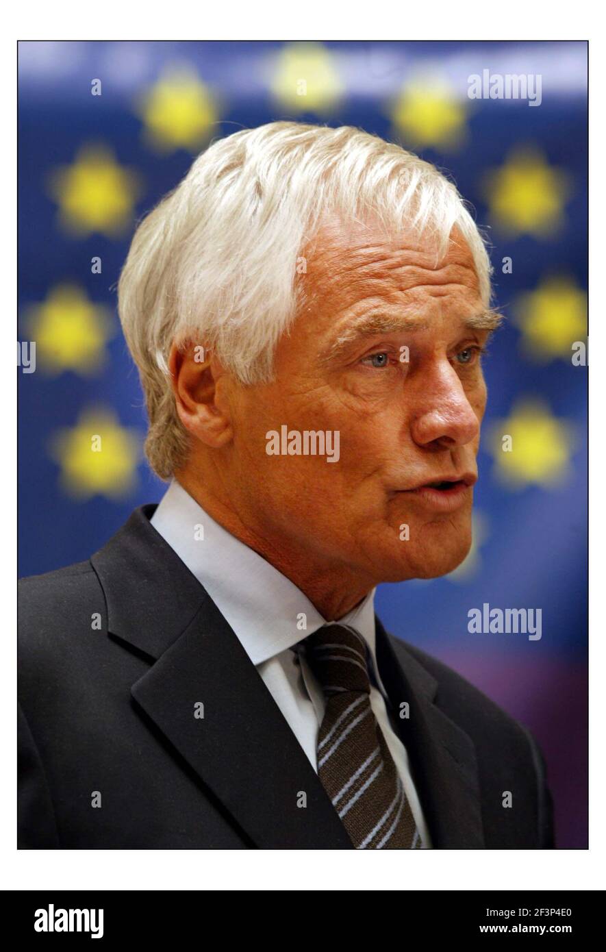 Lancio della campagna elettorale del Partito Independece a milbank a Londra. Robert Kilroy Silk è entrato a far parte di David Lott, Jeffrey Titford, Nigel Farage e Roger Knapman al launchPic David Sandison 12/5/2004 Foto Stock