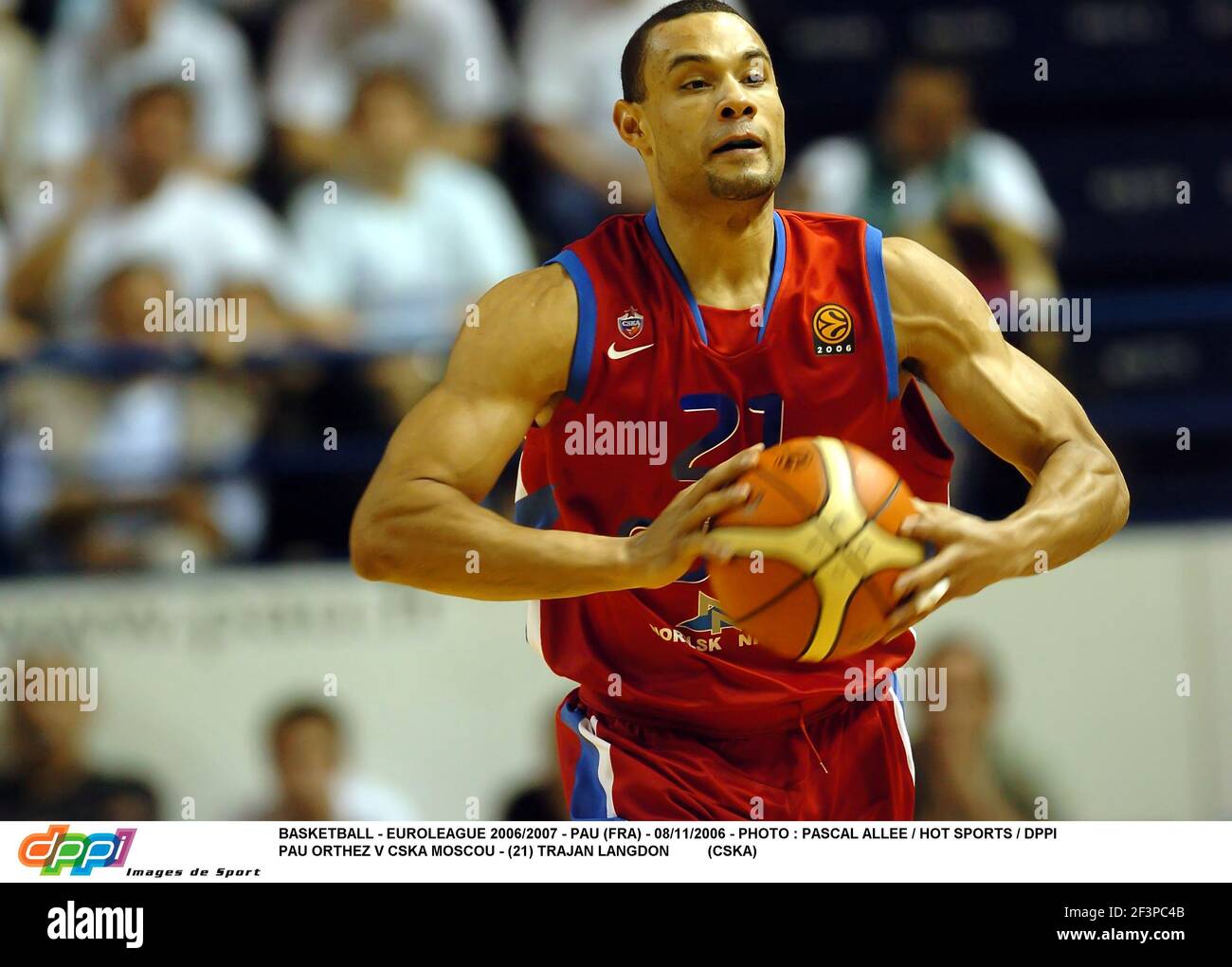 BASKETBALL - EUROLEGA 2006/2007 - PAU (FRA) - 08/11/2006 - PHOTO : PASCAL ALLEE / HOT SPORTS / DPPI PAU ORTHEZ V CSKA MOSCOU - (21) TRAJAN LANGDON (CSKA) Foto Stock