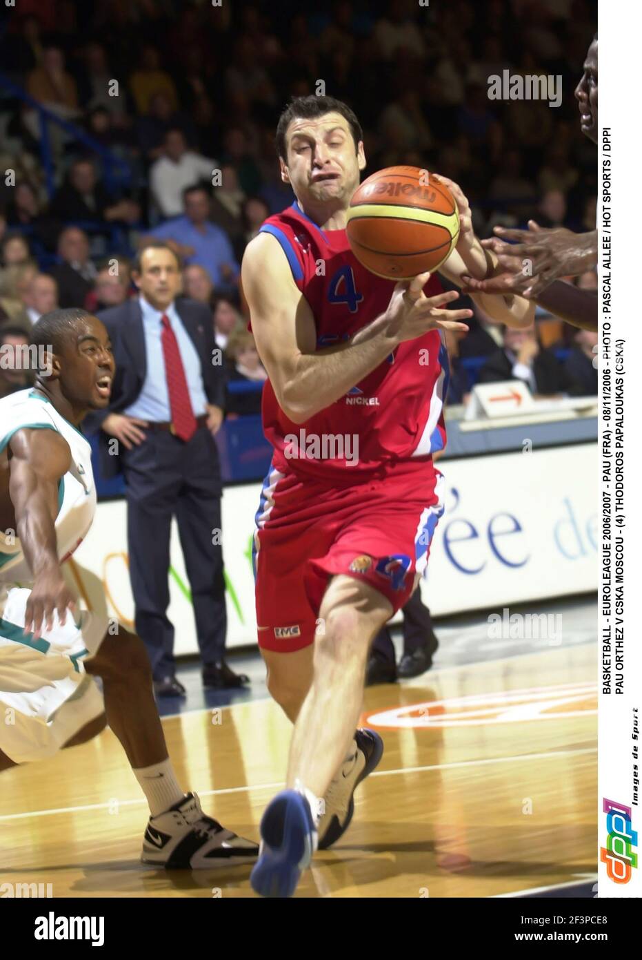 BASKETBALL - EUROLEGA 2006/2007 - PAU (FRA) - 08/11/2006 - PHOTO : PASCAL ALLEE / HOT SPORTS / DPPI PAU ORTHEZ V CSKA MOSCOU - (4) THODOROS PAPALOUKAS (CSKA) Foto Stock