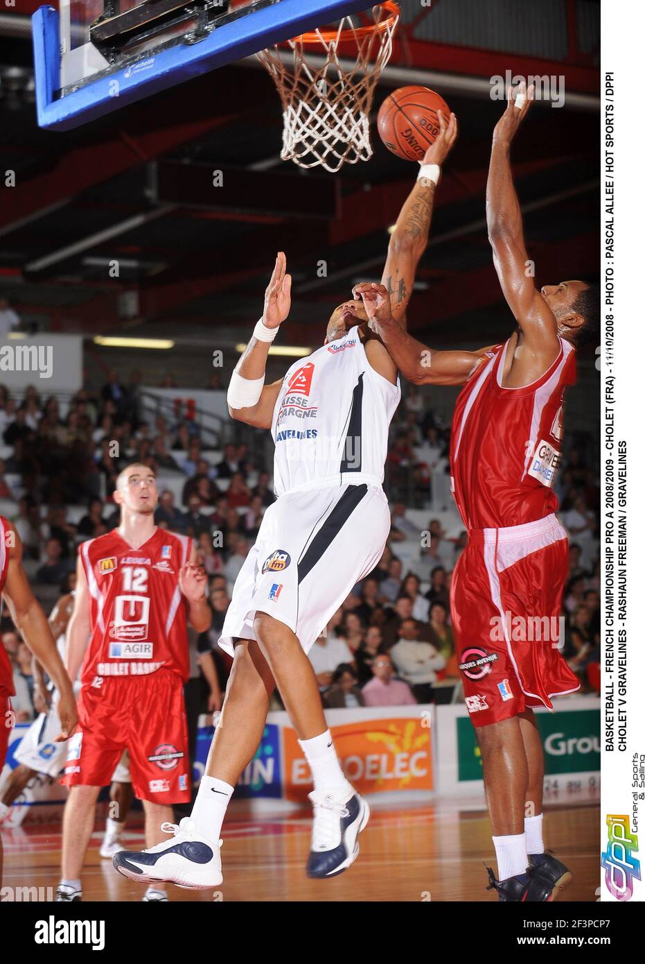 BASKETBALL - FRENCH CHAMPIONSHIP PRO A 2008/2009 - CHOLET (FRA) - 11/10/2008 - PHOTO : PASCAL ALLEE / HOT SPORTS / DPPI CHOLET V GRAVELINES - RASHAUN FREEMAN / GRAVELINES Foto Stock