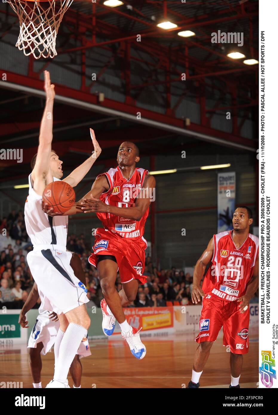 BASKETBALL - FRENCH CHAMPIONSHIP PRO A 2008/2009 - CHOLET (FRA) - 11/10/2008 - PHOTO : PASCAL ALLEE / HOT SPORTS / DPPI CHOLET V GRAVELINES - RODRIGUE BEAUBOIS / CHOLET Foto Stock