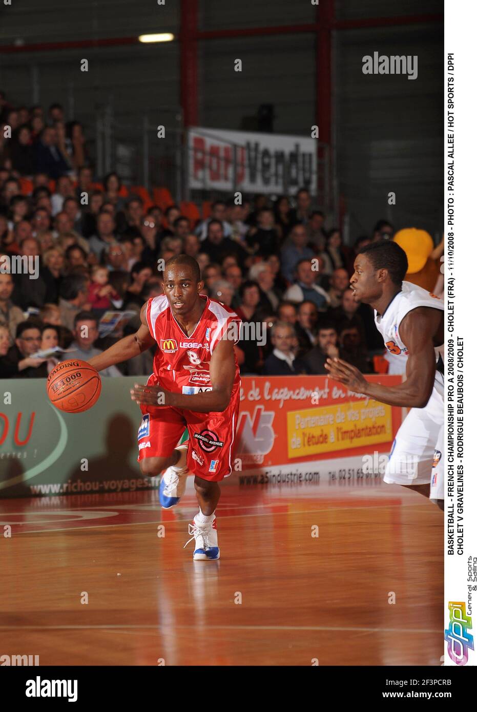 BASKETBALL - FRENCH CHAMPIONSHIP PRO A 2008/2009 - CHOLET (FRA) - 11/10/2008 - PHOTO : PASCAL ALLEE / HOT SPORTS / DPPI CHOLET V GRAVELINES - RODRIGUE BEAUBOIS / CHOLET Foto Stock