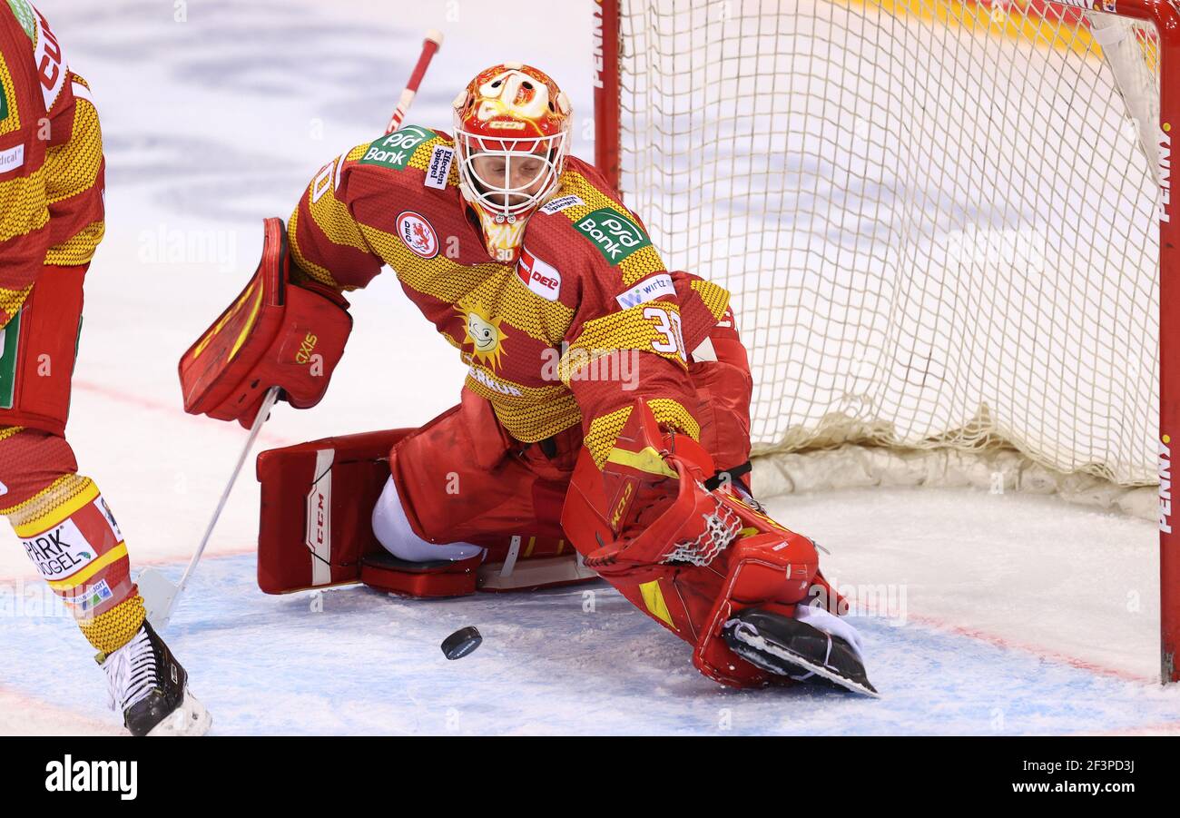 Firo: 15.03.2021 Ice Hockey DEL Penny Bundesliga Stagione 2020/2021 Dvºsseldorfer EG, Duesseldorfer EG- kV? Lner Koelner Haie - KEC - DEG - DEG, goalwart, Mirko Pantkowski | usage worldwide Foto Stock