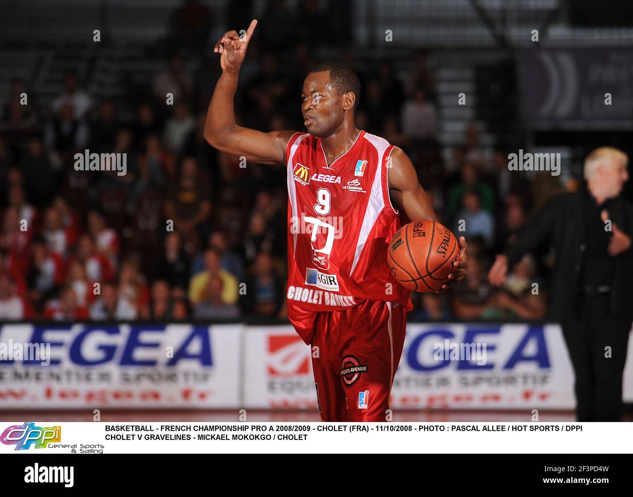 BASKETBALL - FRENCH CHAMPIONSHIP PRO A 2008/2009 - CHOLET (FRA) - 11/10/2008 - PHOTO : PASCAL ALLEE / HOT SPORTS / DPPI CHOLET V GRAVELINES - MICKAEL MOKOKGO / CHOLET Foto Stock