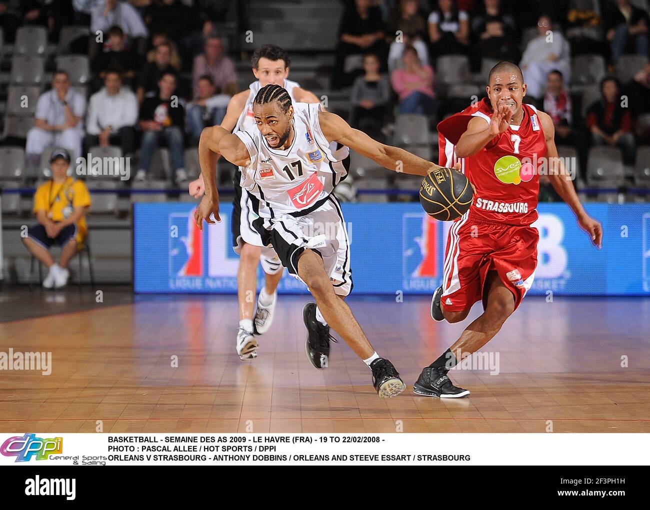 BASKETBALL - SEMAINE DES AS 2009 - LE HAVRE (FRA) - 19 TO 22/02/2008 - PHOTO : PASCAL ALLEE / HOT SPORTS / DPPI ORLEANS V STRASBOURG - ANTHONY DOBBINS / ORLEANS E STEEVE ESSART / STRASBOURG Foto Stock