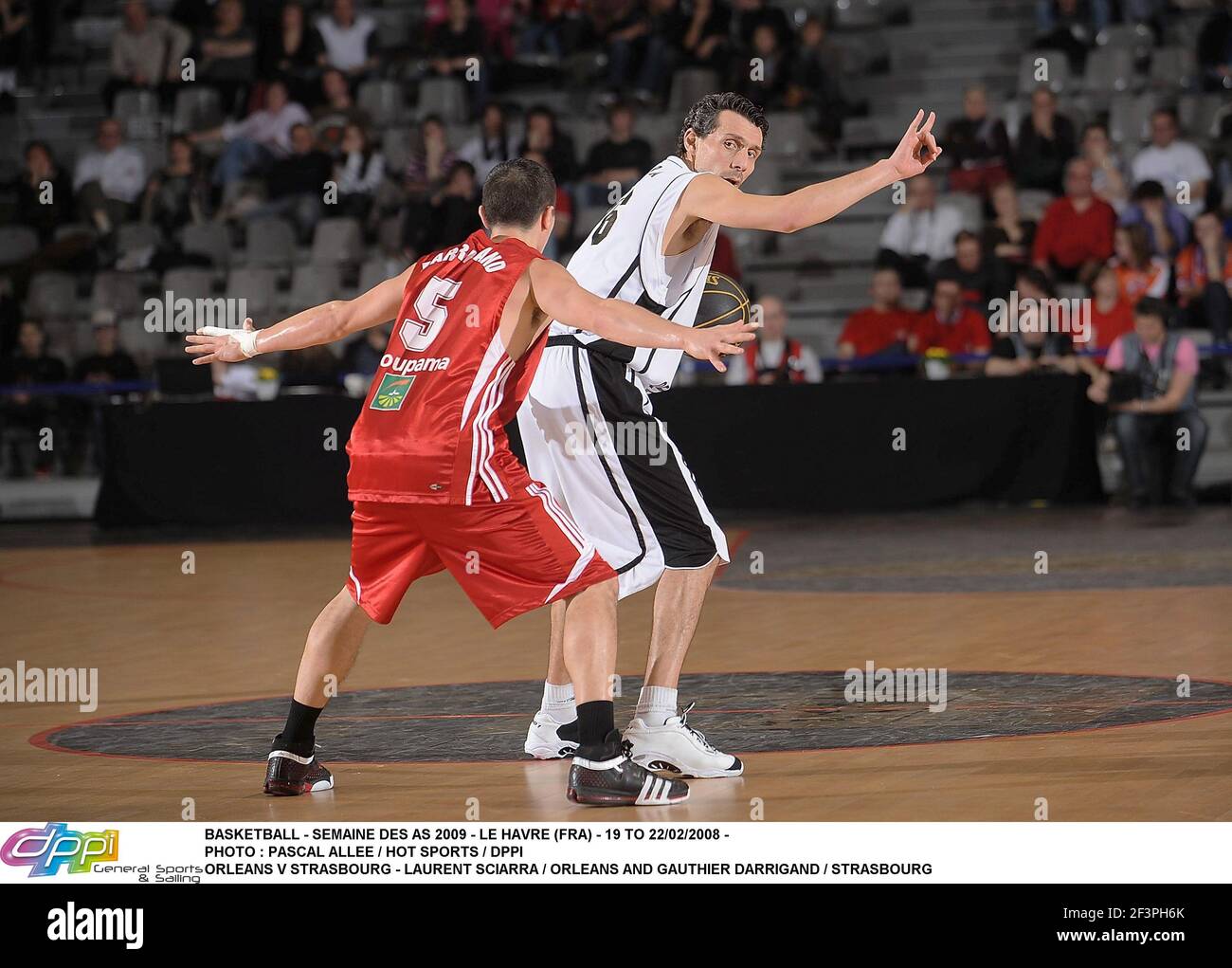 BASKETBALL - SEMAINE DES AS 2009 - LE HAVRE (FRA) - 19 TO 22/02/2008 - PHOTO : PASCAL ALLEE / HOT SPORTS / DPPI ORLEANS V STRASBOURG - LAURENT SCIARRA / ORLEANS E GAUTHIER DARRIGAND / STRASBOURG Foto Stock