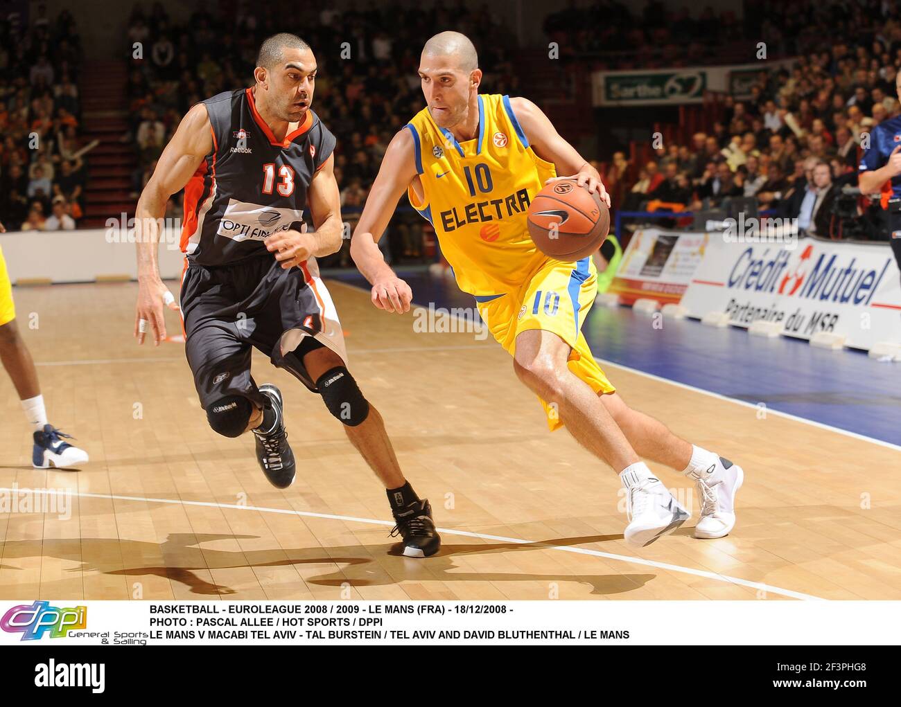 BASKETBALL - EUROLEGA 2008 / 2009 - LE MANS (FRA) - 18/12/2008 - PHOTO : PASCAL ALLEE / HOT SPORTS / DPPI LE MANS V MACABI TEL AVIV - TAL BURSTEIN / TEL AVIV E DAVID BLUTHENTHAL / LE MANS Foto Stock