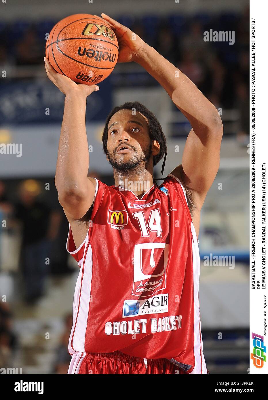 BASKETBALL - FRENCH CHAMPIONSHIP PRO A 2008/2009 - RENNES (FRA) - 09/09/2008 - PHOTO : PASCAL ALLEE / HOT SPORTS / DPPI LE MANS V CHOLET - RANDAL FALKER (USA) (14) (CHOLET) Foto Stock